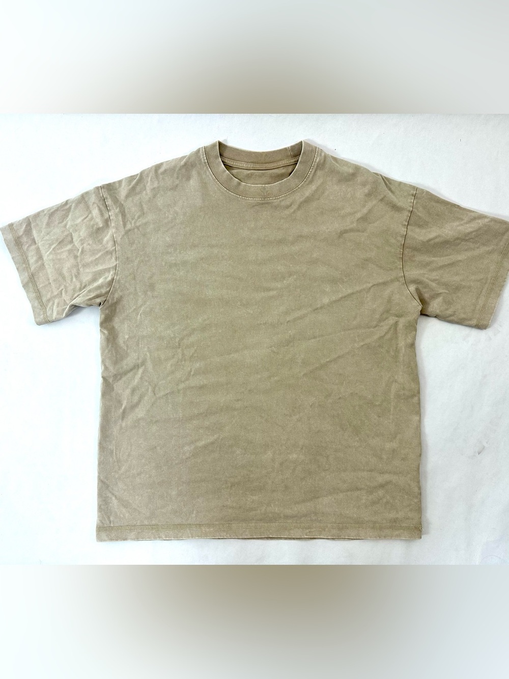 Men's Short Sleeve Crewneck Tee in Khaki